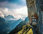 هتلی زیبا در دل کوه سوییس