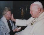 پاپ ژان پل دوم برای مدت ۳۰ سال با یک زن متأهل رابطه نزدیک داشت