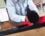 معلم سنگدل دانش آموز بی‌گناه را تا سر حد مرگ کتک زد+تصاویر