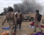 کشتار وحشیانه تروریست‌های داعش در بیابان‌ + فیلم(18+)
