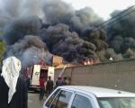 آتش‌سوزی گسترده یک انبار کالا در اهواز/ دود آسمان را فراگرفت
