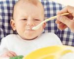 مامان و نی نی/ 4 اشتباه والدین در غذا دادن به کودک
