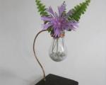 با لامپ پرمصرف گلدان شیشه ای بسازید