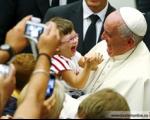 هدیه پیراهن میلان به پاپ فرانسیس، فوتبالی ترین رهبر مذهبی جهان